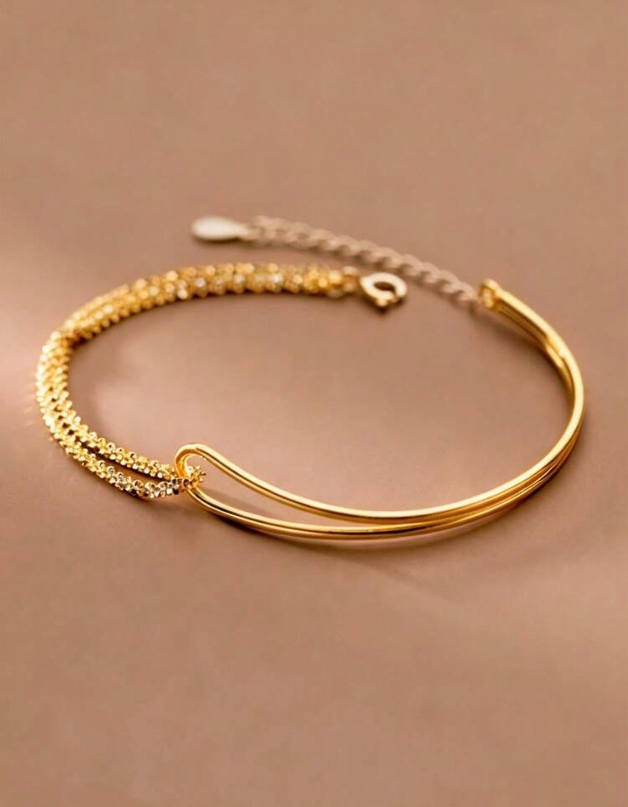 Eternal Loop Bracelet - Image 3