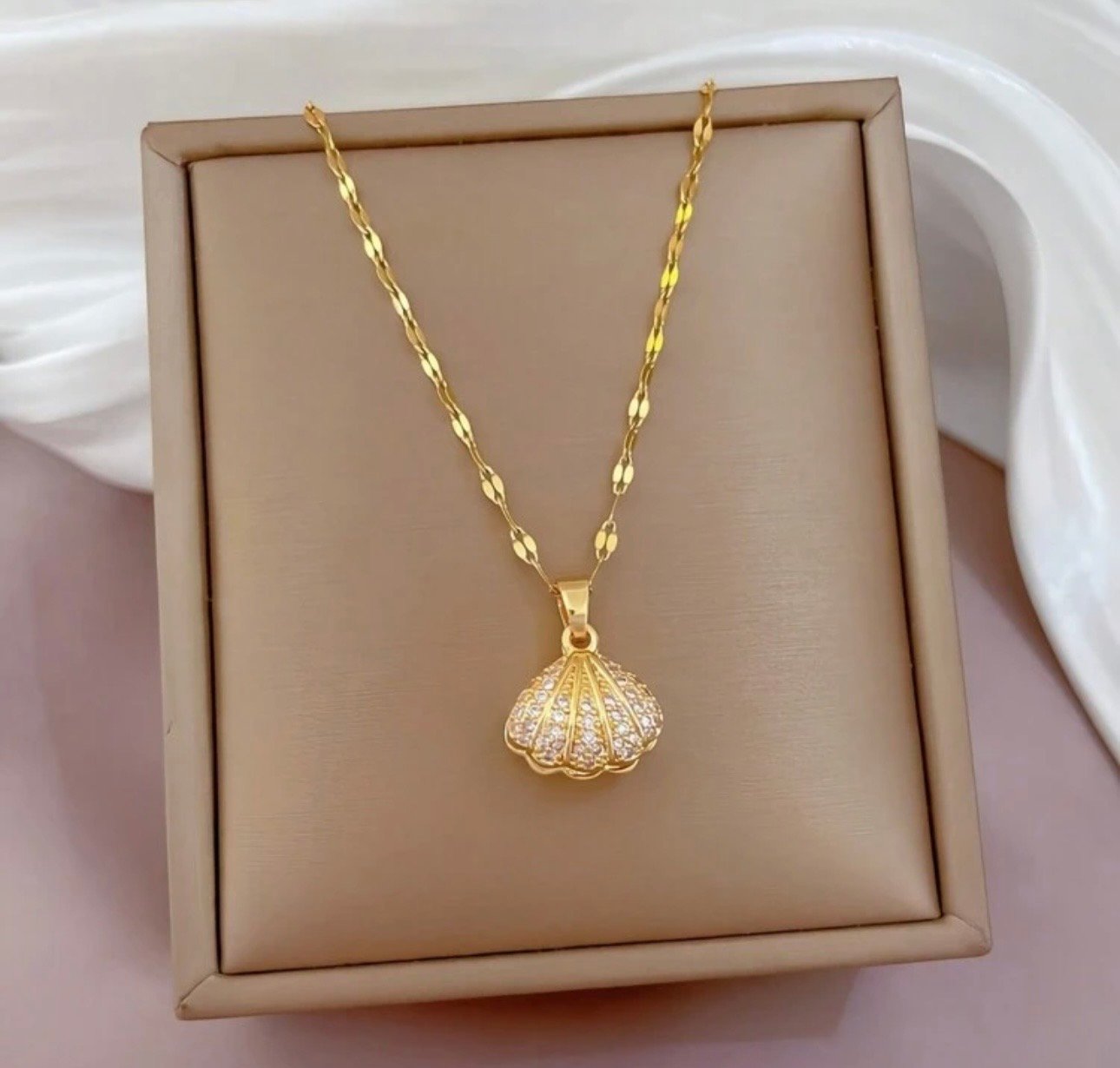 The Bizmoune Necklace - Image 3